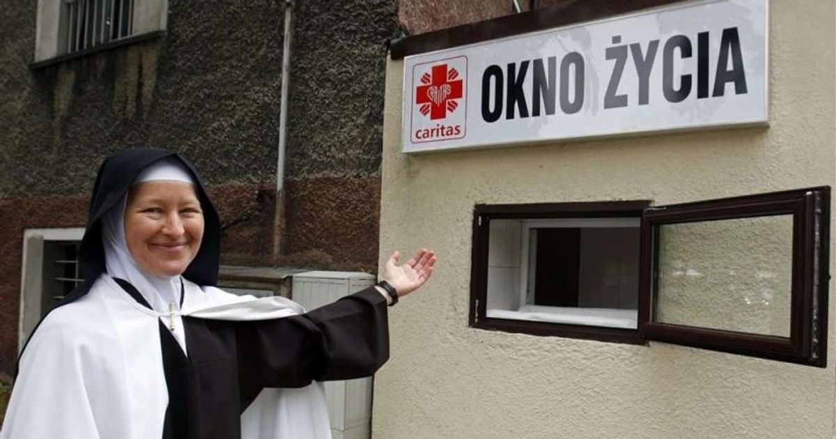 Zakonnice od lat ratują dzieci w Oknie Życia. 