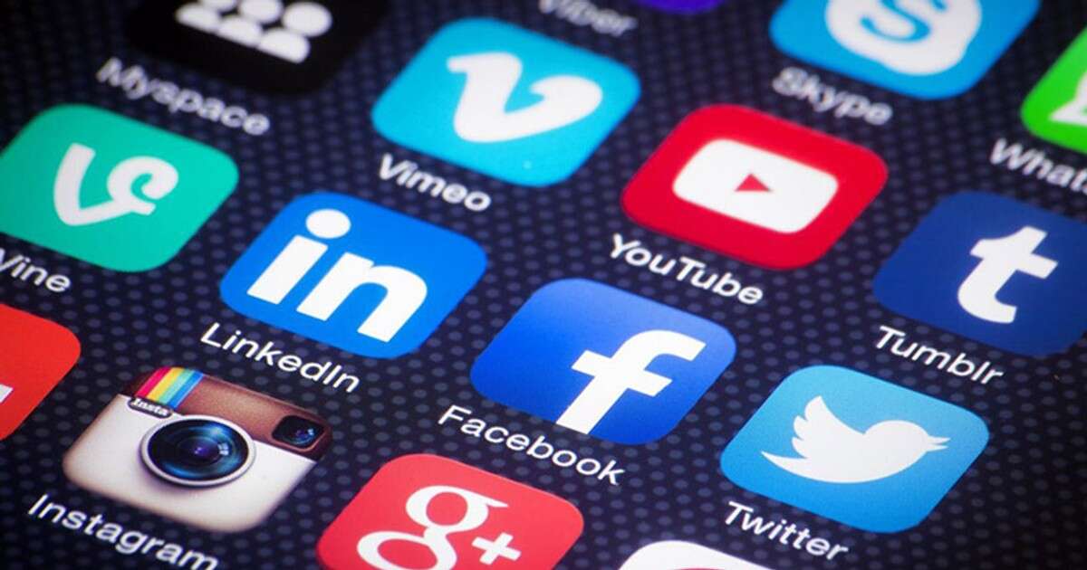 Czy Facebook i Twitter powinny mieć ostrzeżenie o zagrożeniu dla zdrowia psychicznefgo?