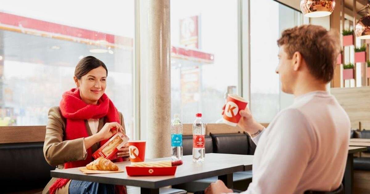 Już 23 października na stacjach Circle K promocyjne zestawy z napojem w cenie 6 zł - idealne na śniadanie lub lunch