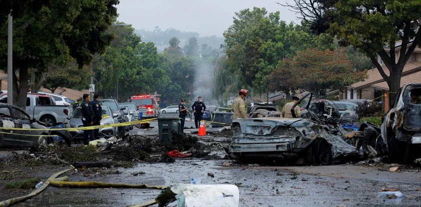 Katastroficzne sceny w San Diego. Samolot runął na domy, które stanęły w ogniu
