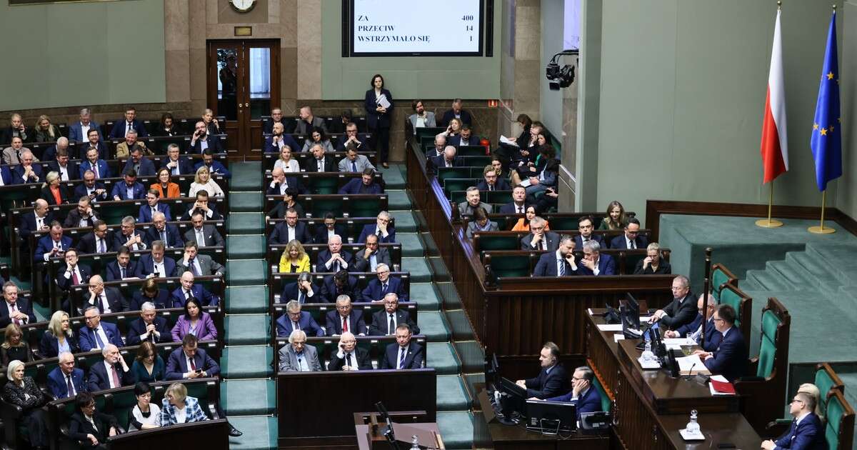 Ostre słowa Macierewicza. Pokazał nagrania. 