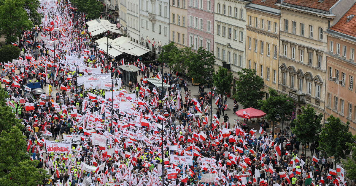 Donald Tusk skomentował protest w Warszawie. Pokazał zdjęcie z demonstracji