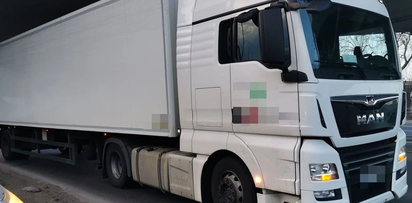 Wsiadł za kółko ciężarówki pod wpływem. Wpadł w Szczecinie