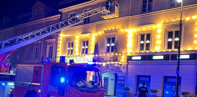 Tragedia na Nowym Świecie w Warszawie. 25-latek zmarł po interwencji policji. Zatrważające okoliczności