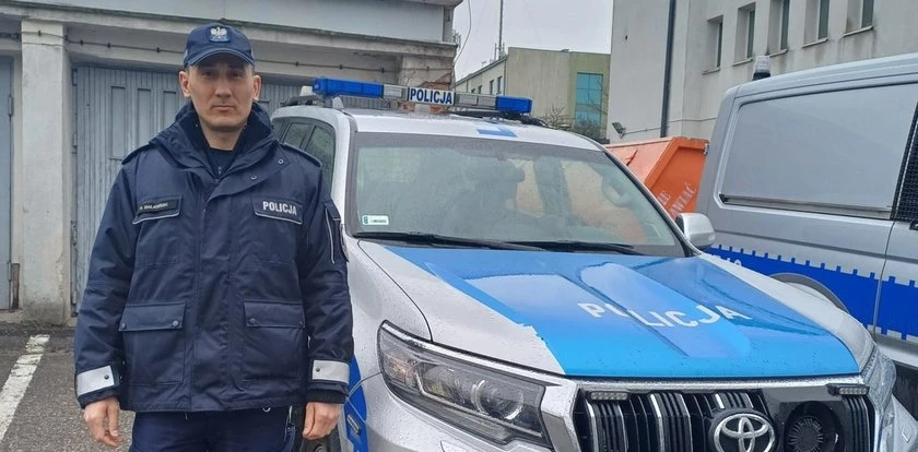 Jechał ogromną ciężarówką, gdy nagle źle się poczuł. Policjanci ruszyli mu na pomoc