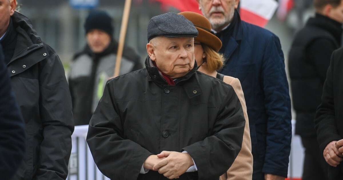 Wielkie emocje przed pomnikiem smoleńskim. Ekspertka o strategii w głowie Jarosława Kaczyńskiego