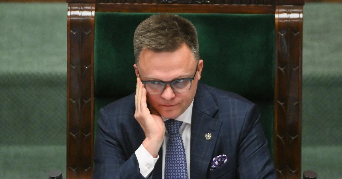 Jaka przyszłość czeka Szymona Hołownię? Polacy nie mają dla niego dobrych wieści [SONDAŻ]