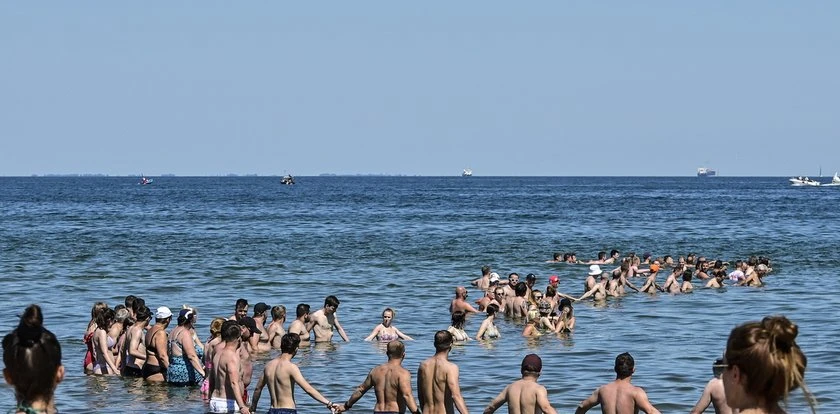 Dzieci toną po cichu. Ratownicy ostrzegają przed takimi kostiumami