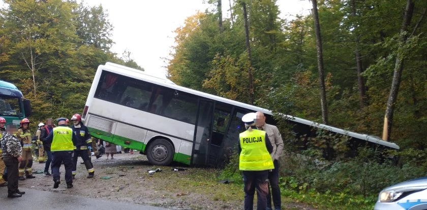 Młodzież jechała autobusem do szkół. Pod Puckiem stało się coś strasznego