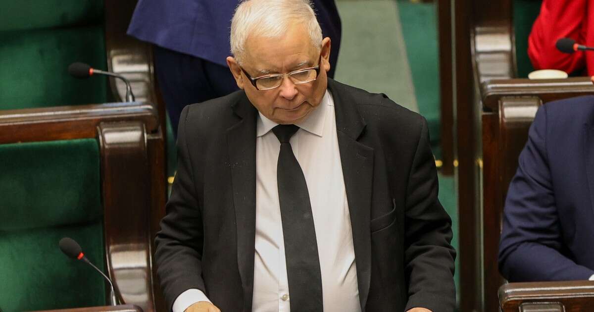 Jarosław Kaczyński reaguje na wolty swoich radnych. 