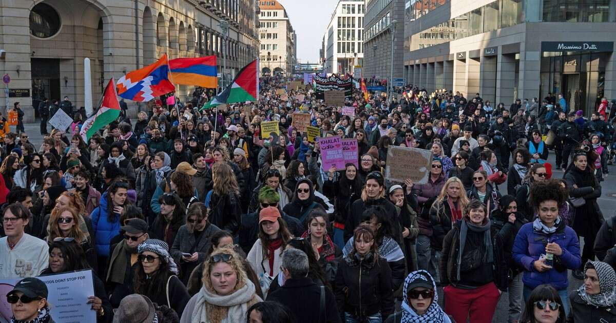 Niemieccy przedsiębiorcy chcą zlikwidować wolne z okazji święta państwowego. 