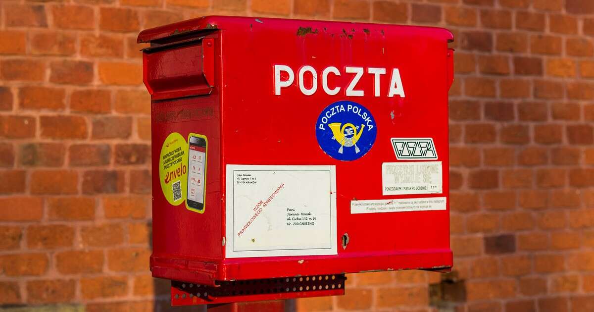 Pracownicy Poczty Polskiej przekazują, że nie mają opłaconych składek ZUS. Spółka odpowiada