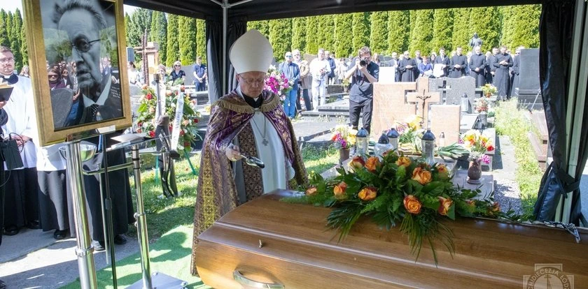 Zanim pożegna papieża, musiał pożegnać ojca. Wielka strata kard. Rysia