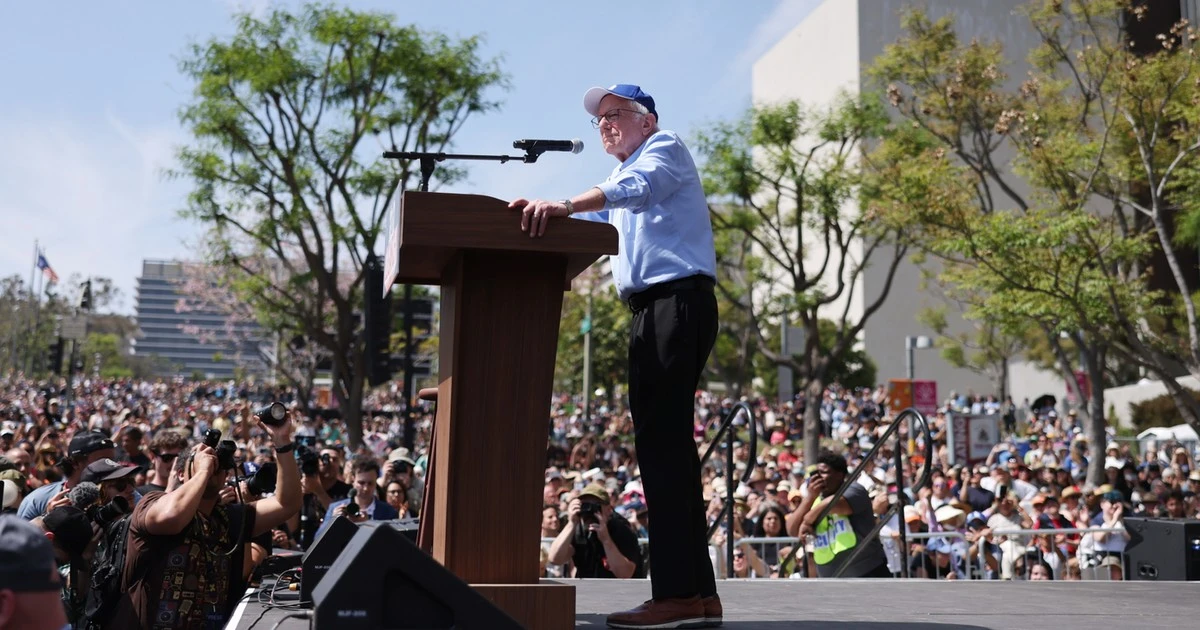 Bernie Sanders nie zamierza się poddać. Zagrzewa do 