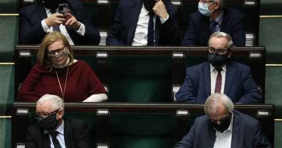 Oto wydatki PiS w minionym roku. Na co partia przeznaczała pieniądze?