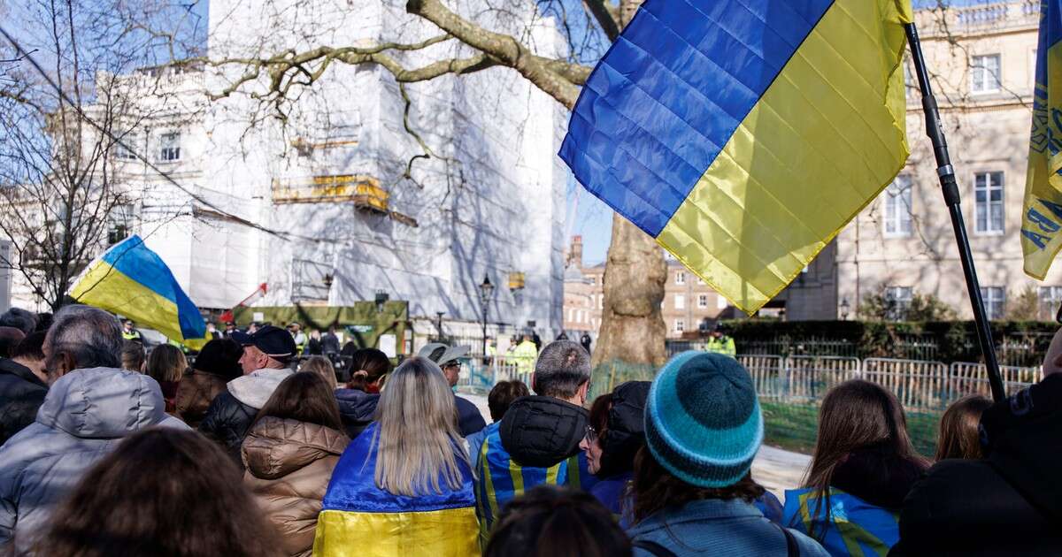 Co cię nie zabije, to cię wzmocni? Ukraińcy o kontrowersyjnej decyzji Donalda Trumpa