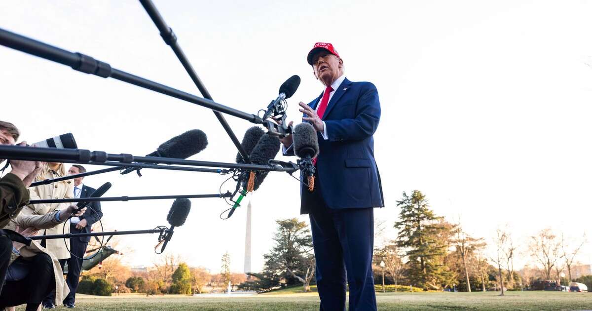 Stosunek Donalda Trumpa do mediów sprawia, że jest podobny do wczesnego Putina. Dziennikarz 