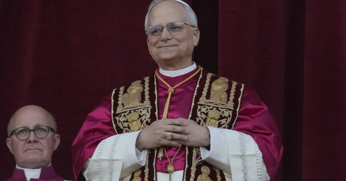 Tak wyglądały pierwsze chwile Roberta Prevosta w roli papieża. Watykan pokazał nagranie