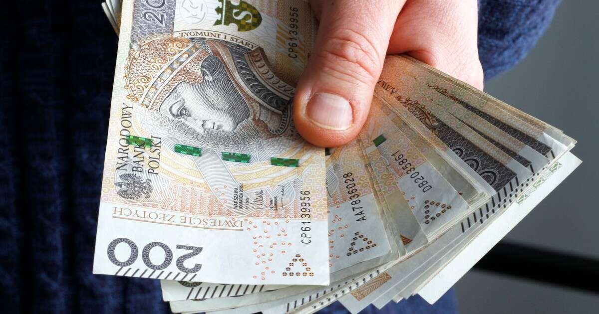 2520 zł trafi do 130 tys. Polaków. Prezydent zdecydował w sprawie renty socjalnej