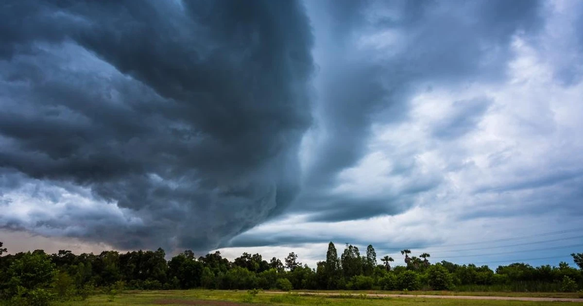 Alert RCB. Burze i niebezpieczna pogoda