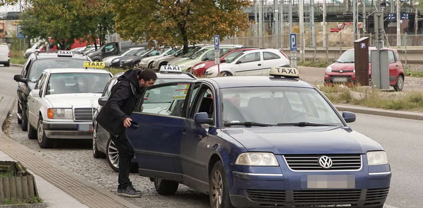 Przejechała taksówką za 373 zł. Takich paragonów tego lata może być więcej