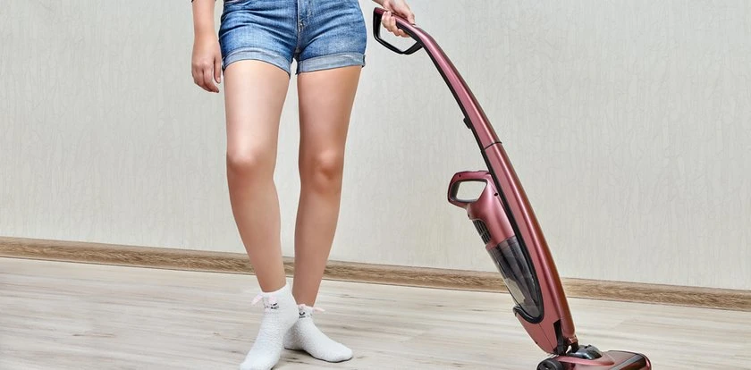 Odkurzacze pionowe oferujące pracę na sucho i mokro
