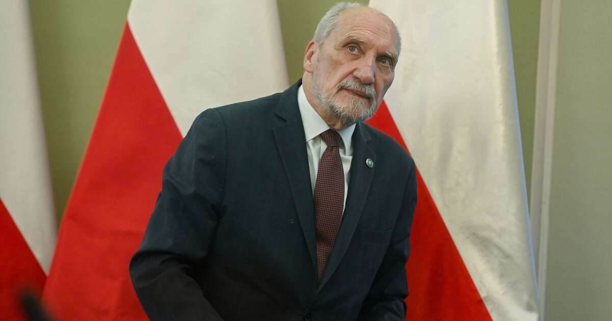 Antoni Macierewicz uderza w Donalda Tuska. 