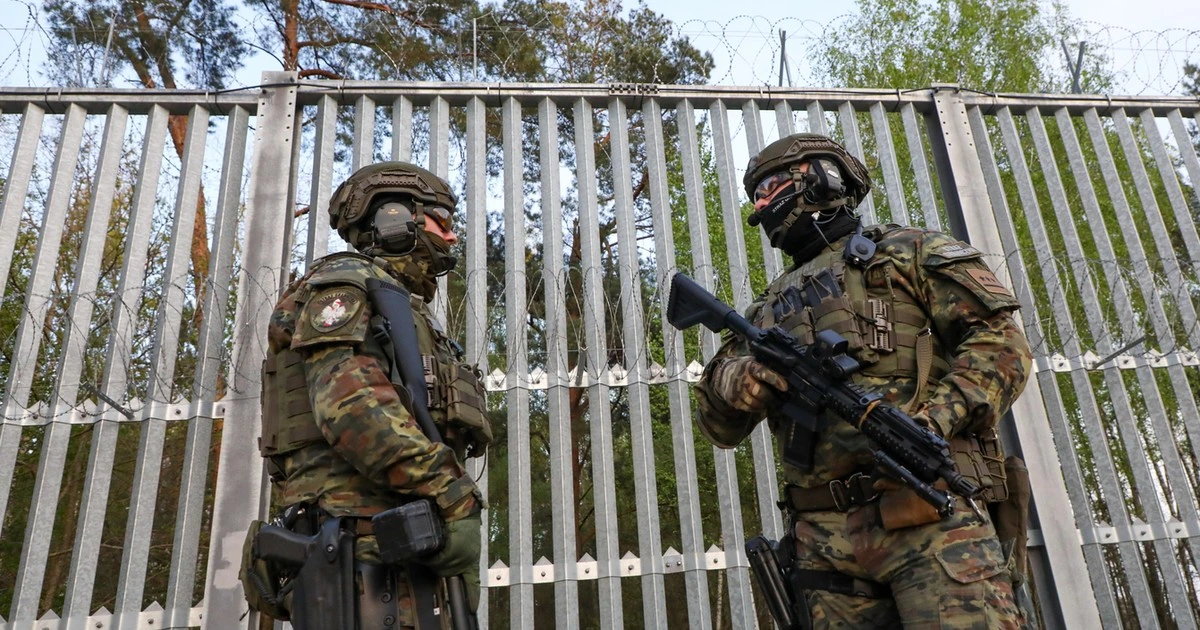 Rosja ma tymczasowo otwarte drzwi do Europy. Może przeprowadzić blitzkrieg w rejonie Bałtyku. 