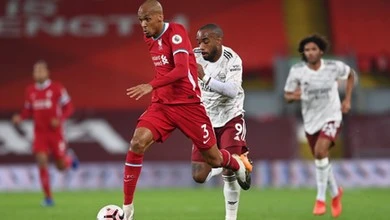 Starcie gigantów, Arsenal na drodze The Reds