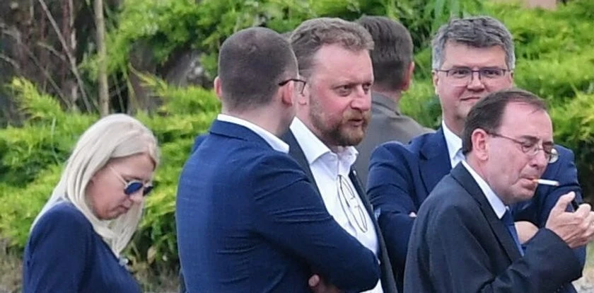 Dawno niewidziany Szumowski pojawił się na spotkaniu PiS. Coś zmieniło się w jego wyglądzie.. ZDJĘCIA