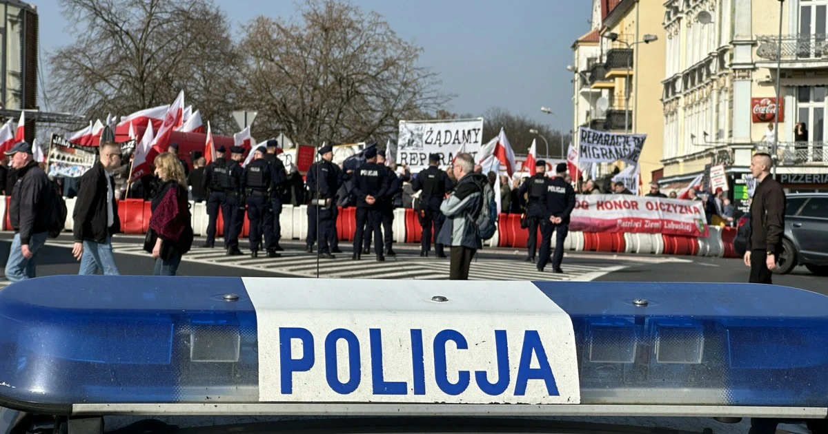 Protesty przeciwko imigracji w całym kraju. Ważny apel policji