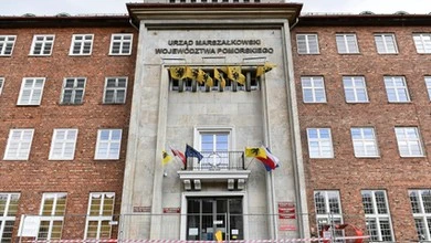80 pracowników urzędu marszałkowskiego zgłosiło się do pracy w sanepidzie