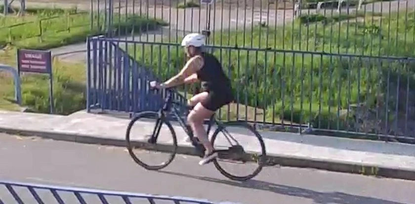Niemoralny czyn rowerzystki na ścieżce w Lublinie. Zrobiła to i uciekła
