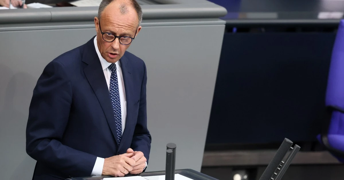 Nowy kanclerz Niemiec obiecuje stworzyć najsilniejszą armię w Europie. 