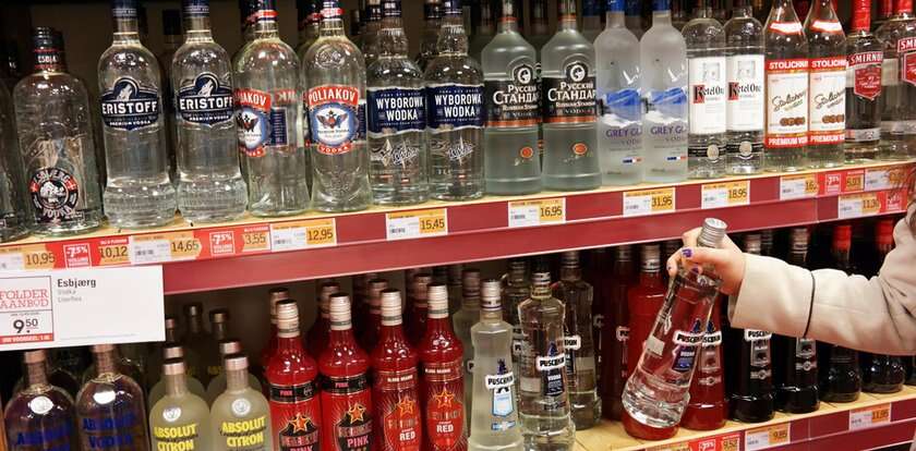 14-latka złapana podczas kradzieży alkoholu. Zrobiła to na prośbę młodszego brata