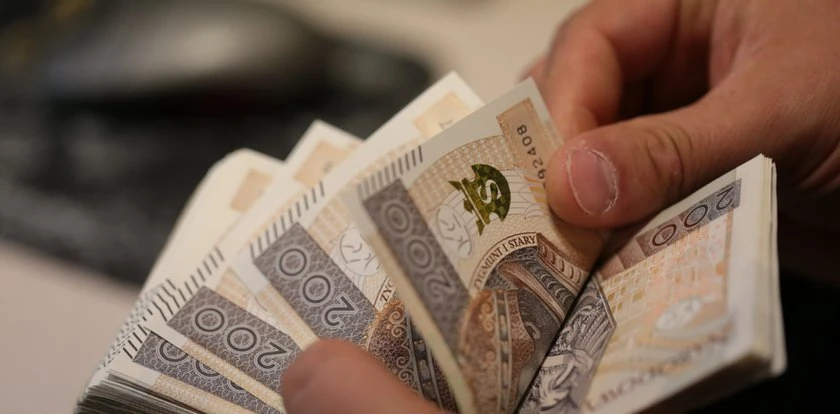 Kursy walut. Co się dzieje ze złotym? Po ile jest frank, a ile trzeba dać za dolara i euro?