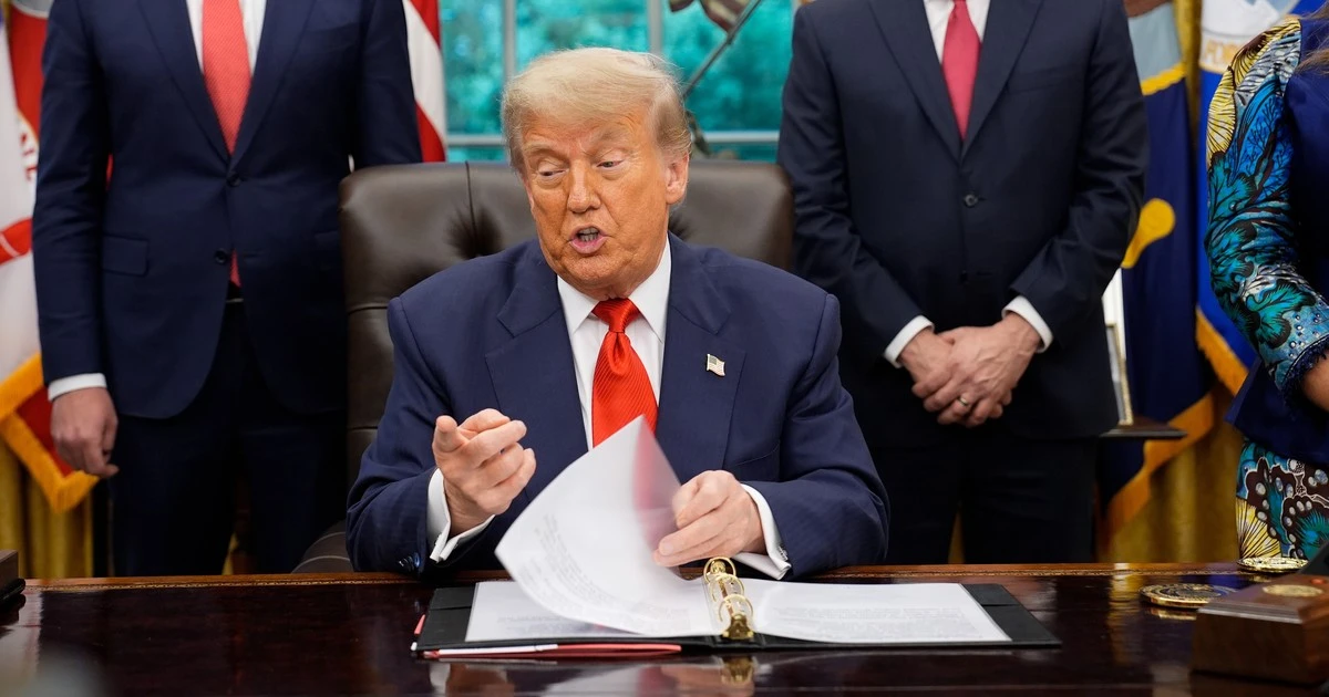 Donald Trump zrywa negocjacje i prowokuje Kanadę. 