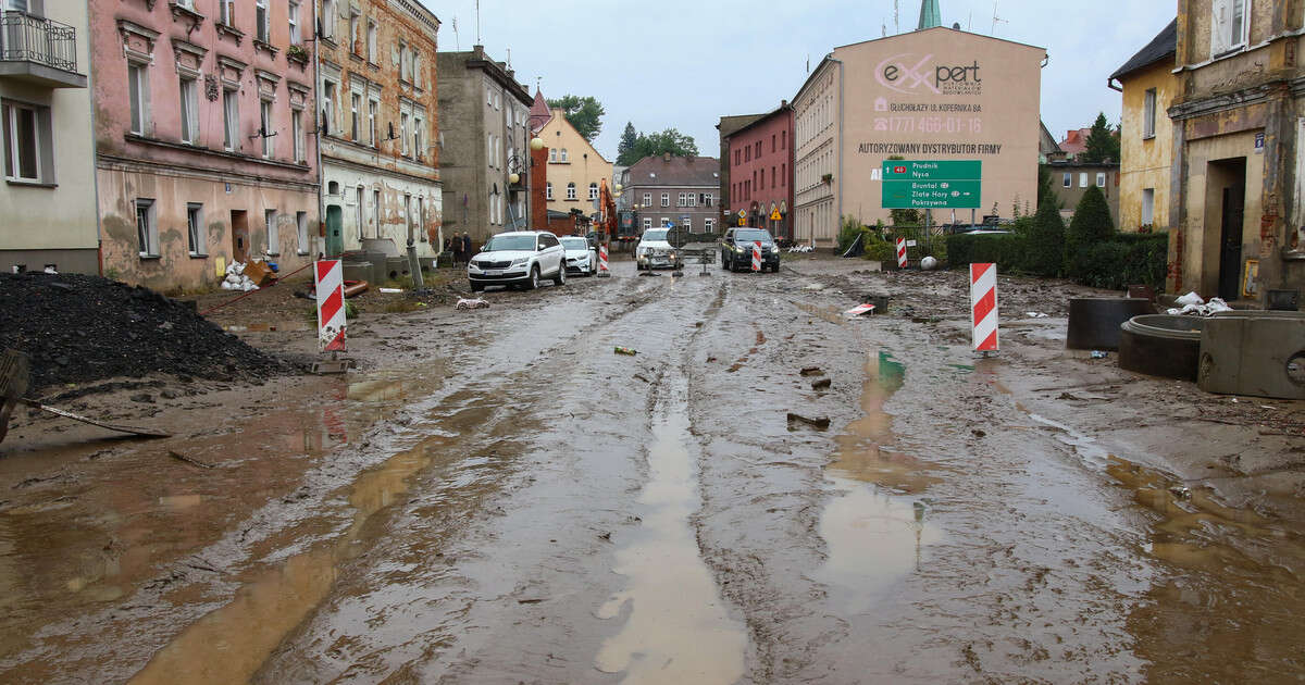 Sytuacja jest coraz trudniejsza. Burmistrz zarządził ewakuację Nysy [RELACJA NA ŻYWO]