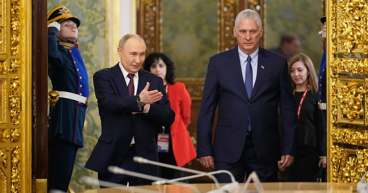 Prezydent Kuby na paradzie Putina. Nie wróci z Moskwy z pustymi rękami. Przywiezie do Hawany hojny 