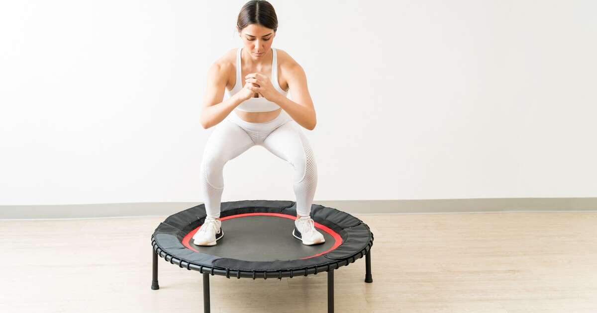 Trampoliny fitness pozwalają spalić nawet 800 kcal w godzinę. Idealne do ćwiczeń w domu