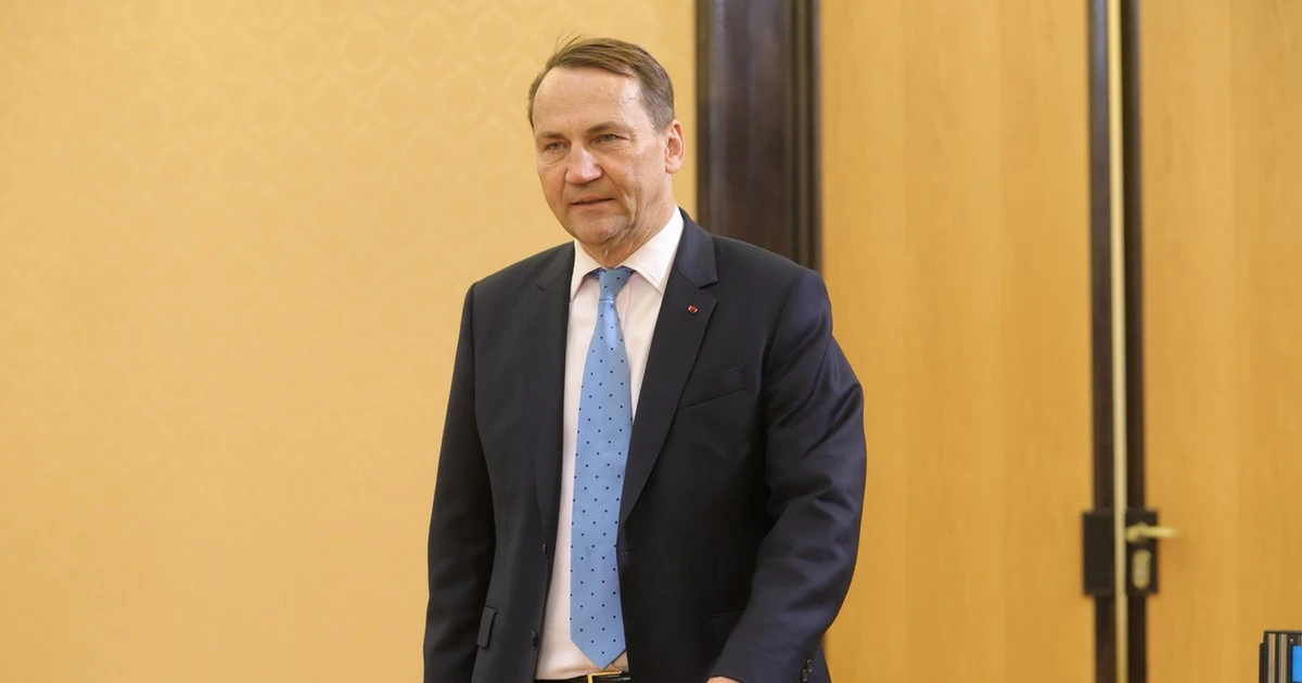 Radosław Sikorski sceptycznie o strącaniu rosyjskich rakiet. 