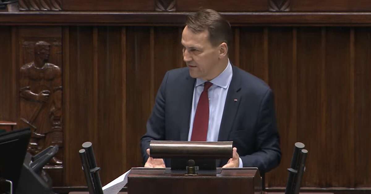 Radosław Sikorski odpowiada posłowi PiS. 