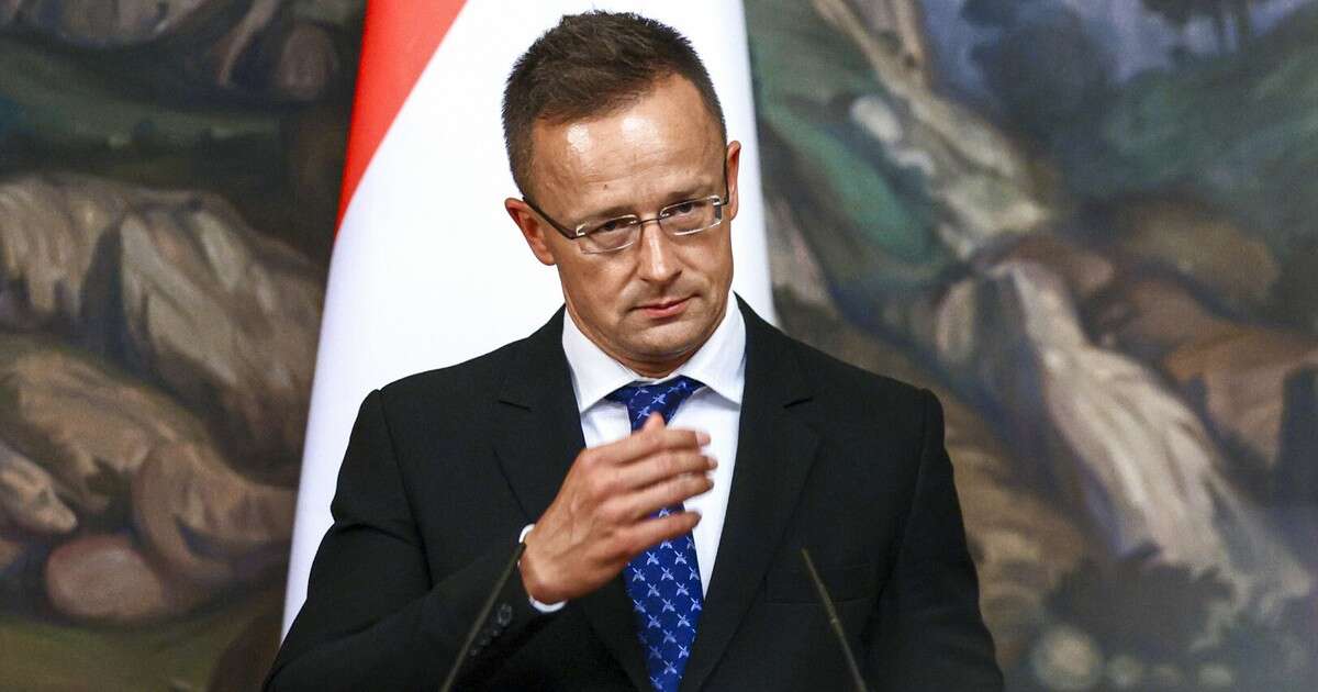 Szef MSZ Węgier atakuje Radosława Sikorskiego. 