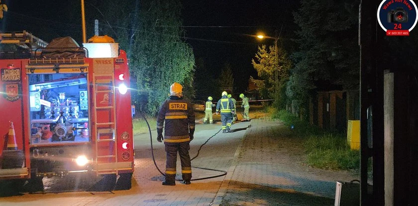 Horror w Pruszkowie. Ruszył na nich z młotkiem. Chwilę później padły strzały