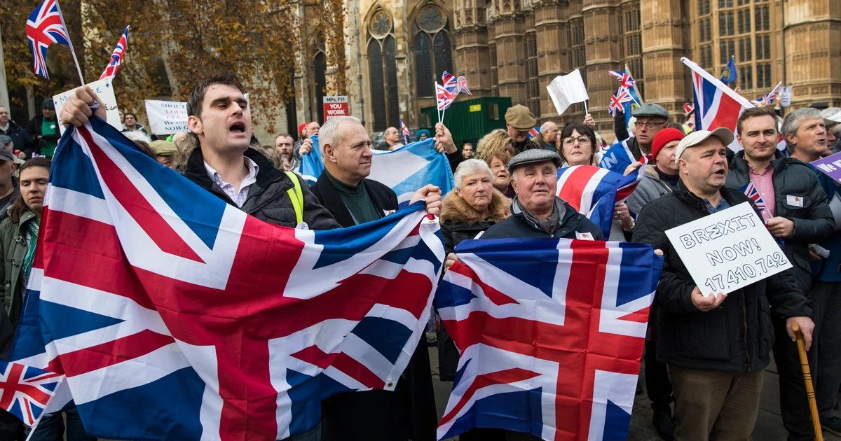 Brytyjczycy dali się oszukać jak dzieci. Po brexicie Wielka Brytania bije rekordy migracji. Na ulicach wybuchają protesty