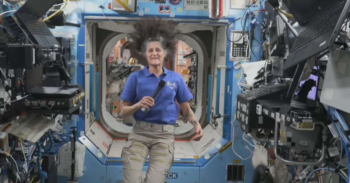 Astronautka miała spędzić w kosmosie tylko 10 dni, teraz musi pozostać na orbicie do lutego. Jej wygląd wzbudził obawy lekarzy