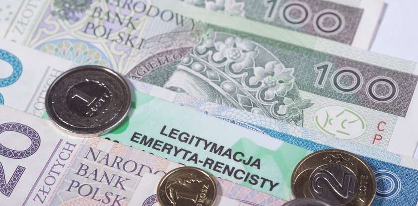 1 tys. zł dla każdego. Jakubiak chce wprowadzić minimalną emeryturę