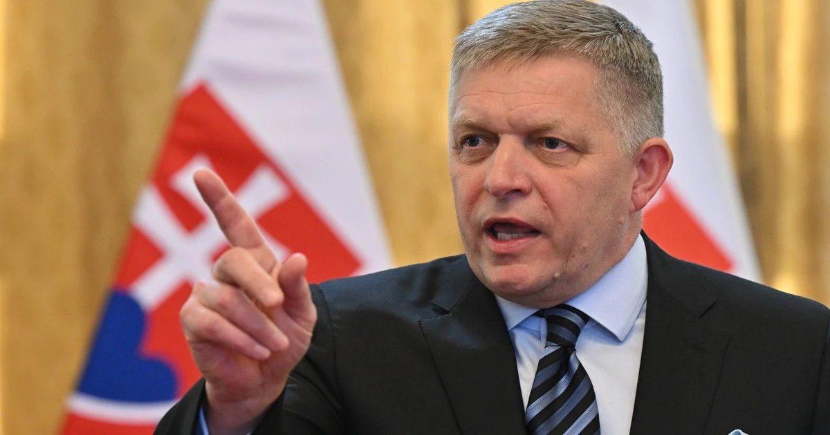 Premier Słowacji wskoczył do rzeki, by uciąć plotki o swoim stanie zdrowia