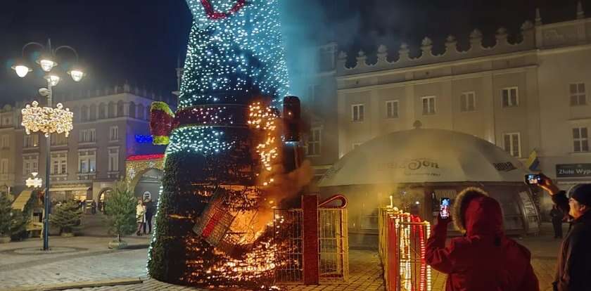 Dramatyczna noc na rynku w Raciborzu. Tak witali Nowy Rok, że spalili symbol miasta