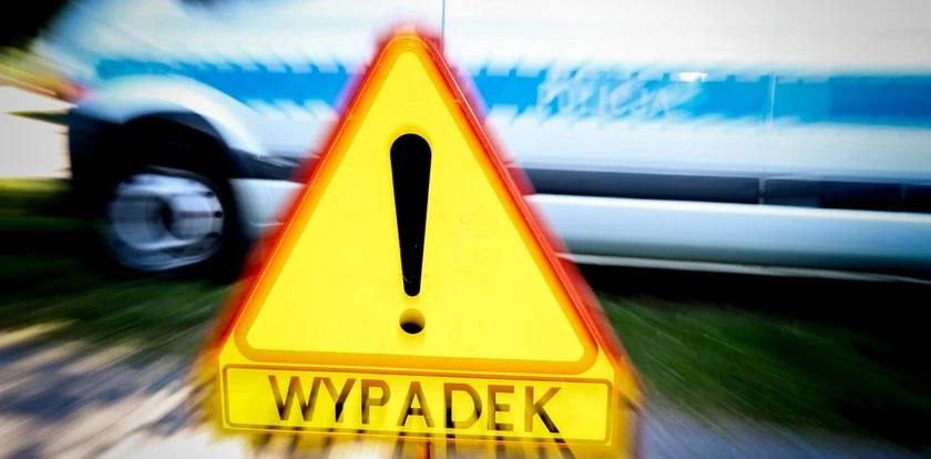 Poranna tragedia na autostradzie. Jeden z drogowców zginął, drugi walczy o życie